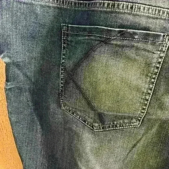 Lane Bryant Bermuda Jean Shorts NWOT - Picture 8 of 9